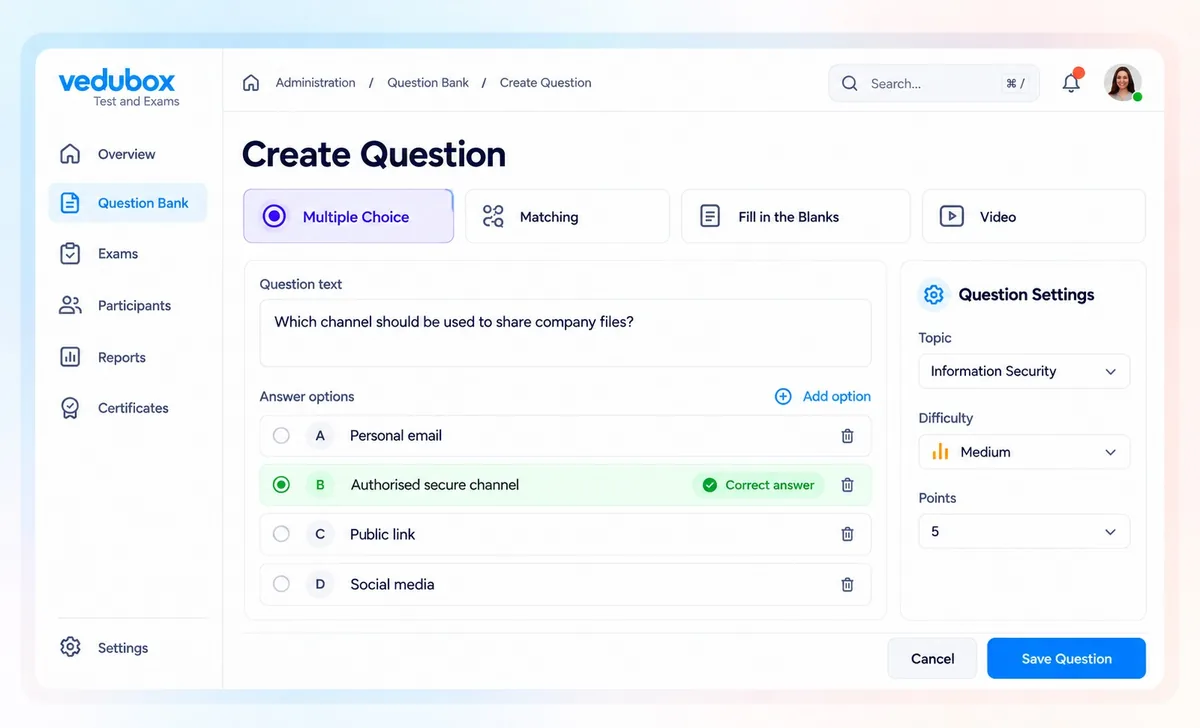 Example question editing screen: question type, answer options, correct answer, topic, difficulty and score settings